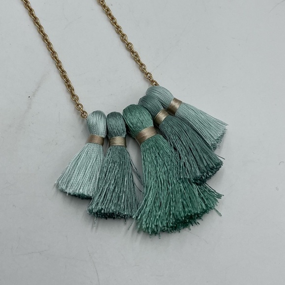 Miss Ivy Pearl Five Tassel Necklace Popsugar Blue Green Teal Gold Tone 24" NWOT - Picture 10 of 13